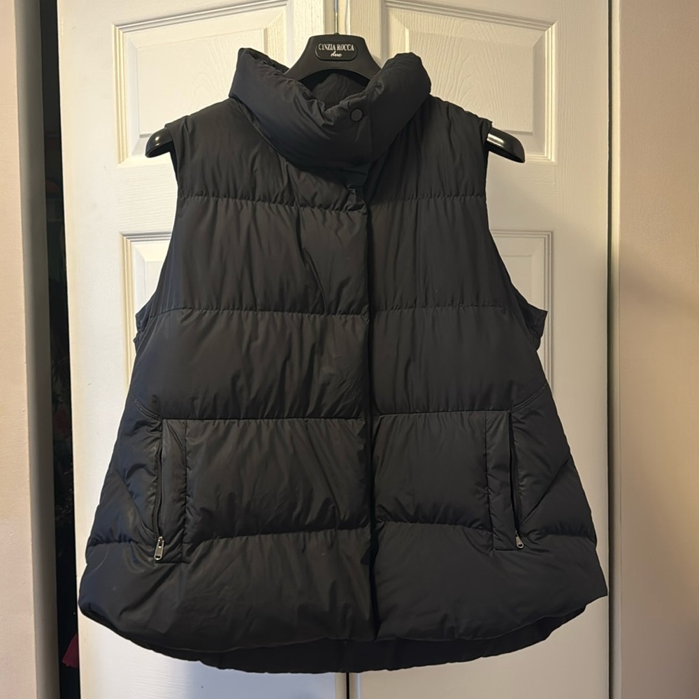 Athleta Downtown Puffer vest black